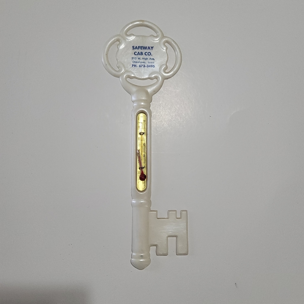 Vintage "SAFEWAY CAB COMPANY" Plastic‎ "POLE" THERMOMETER Oskaloosa, Iowa IA